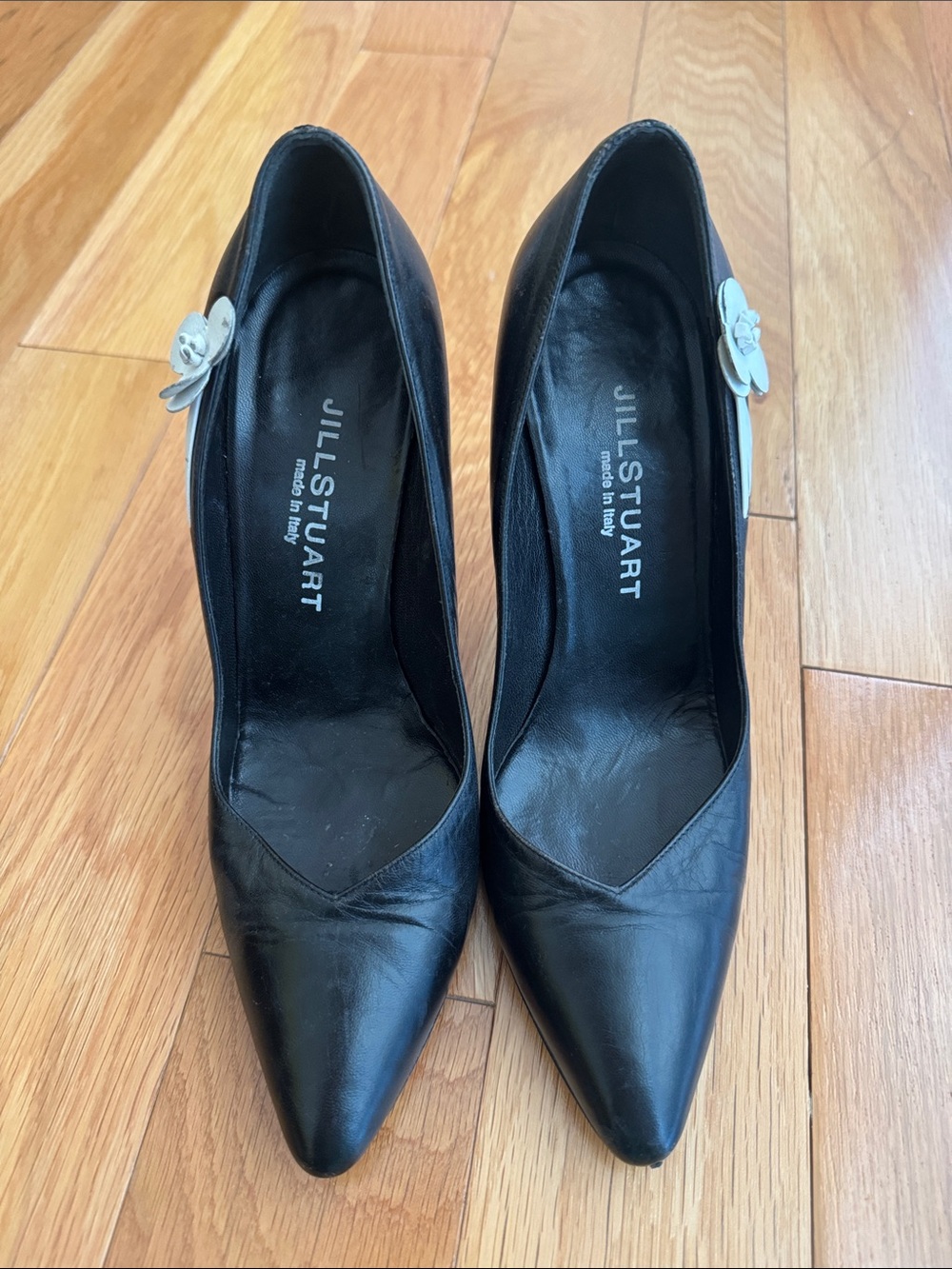Jill Stuart Black Pointed-Toe Heels with White Floral Accent